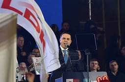Abdixhiku premton paga më të larta, pensione 300 euro dhe moratorium për rrymën Abdixhiku premton paga më të larta, pensione 300 euro dhe moratorium për rrymën