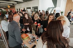 Mbi 35 kompani dhe qindra studentë në Panairin më të madh të Karrierës në UNI – Universum International College Mbi 35 kompani dhe qindra studentë në Panairin më të madh të Karrierës në UNI – Universum International College