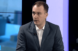 Andonovski: Momentalisht nuk po planifikojmë kufizimin e përdorimit të rrjeteve sociale për fëmijët Andonovski: Momentalisht nuk po planifikojmë kufizimin e përdorimit të rrjeteve sociale për fëmijët