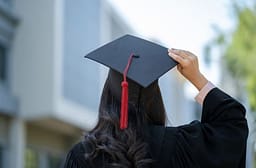 Bie numri i nxënësve dhe studentëve në Kosovë, ASK jep detaje Bie numri i nxënësve dhe studentëve në Kosovë, ASK jep detaje
