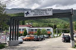 Spitali i Pejës jep detaje për të lënduarit nga aksidenti në Istog Spitali i Pejës jep detaje për të lënduarit nga aksidenti në Istog