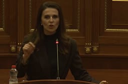 Vlora Çitaku: Albin, mjaft, konstituoje Kuvendin e lëre Kosovën të ecë përpara Vlora Çitaku: Albin, mjaft, konstituoje Kuvendin e lëre Kosovën të ecë përpara