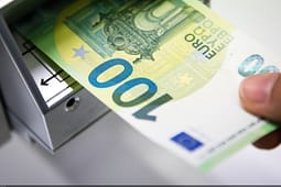 Hapet aplikimi për 100 eurot e sektorit jo-publik, afati deri më 5 qershor Hapet aplikimi për 100 eurot e sektorit jo-publik, afati deri më 5 qershor