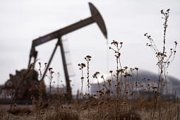 Rezervat globale të naftës po shterojnë me shpejtësi, paralajmëron IEA Rezervat globale të naftës po shterojnë me shpejtësi, paralajmëron IEA