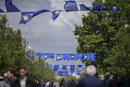 Kriza politike në Kosovë, gazeta austriake: Vendi ballkanik rrezikon humbjen e miliona eurove që jep BE-ja Kriza politike në Kosovë, gazeta austriake: Vendi ballkanik rrezikon humbjen e miliona eurove që jep BE-ja
