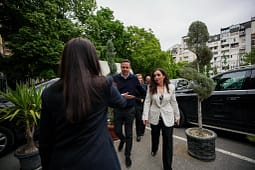 Abdixhiku e Osmani takohen me mësimdhënës: Kosova ka nevojë ta kthejë arsimin në prioritet të vërtetë kombëtar Abdixhiku e Osmani takohen me mësimdhënës: Kosova ka nevojë ta kthejë arsimin në prioritet të vërtetë kombëtar