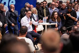 Abdixhiku me Osmanin takim me qytetarët e Istogut: Diskutime të mira me plot ide e pyetje Abdixhiku me Osmanin takim me qytetarët e Istogut: Diskutime të mira me plot ide e pyetje