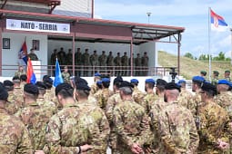 Në Borovac nis ushtrimi i përbashkët NATO-Serbi, rreth 600 trupa prezente Në Borovac nis ushtrimi i përbashkët NATO-Serbi, rreth 600 trupa prezente