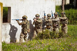 ‘‘Para presionit vjen përgatitja’’, ushtarët e Shqipërisë stërviten me Forcat Speciale të SHBA’së – NATO ndan foto ‘‘Para presionit vjen përgatitja’’, ushtarët e Shqipërisë stërviten me Forcat Speciale të SHBA’së – NATO ndan foto