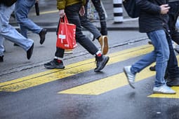 Zvicra e ndarë para referendumit për kufizimin e popullsisë Zvicra e ndarë para referendumit për kufizimin e popullsisë