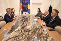 Haradinaj pret në takim Hargreaves – Flasin për proceset nëpër të cilat po kalon Kosova Haradinaj pret në takim Hargreaves – Flasin për proceset nëpër të cilat po kalon Kosova