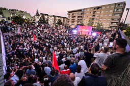 “Peja ia qet pikën’’, Vetëvendosje ndan foto nga tubimi me pejanët “Peja ia qet pikën’’, Vetëvendosje ndan foto nga tubimi me pejanët