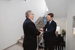 Hamza takon ministrin e Jashtëm të Shqipërisë, Ferit Hoxha: Kosovës i duhen institucione stabile dhe funksionale Hamza takon ministrin e Jashtëm të Shqipërisë, Ferit Hoxha: Kosovës i duhen institucione stabile dhe funksionale