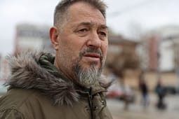 Qytetarët në Skenderaj organizohen për ta përkrahur Sami Lushtakun që po intervistohet në Polici Qytetarët në Skenderaj organizohen për ta përkrahur Sami Lushtakun që po intervistohet në Polici