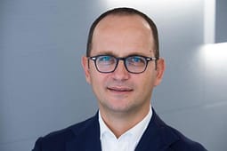 Bushati: Statusi i vëzhguesit të privilegjuar për Ballkanin Perëndimor, një koncept i vjetër Bushati: Statusi i vëzhguesit të privilegjuar për Ballkanin Perëndimor, një koncept i vjetër