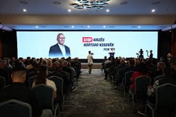 Hamza takon profesionistët shëndetësorë: T’i themi STOP krizës dhe bashkë ta ndryshojmë edhe shëndetësinë, edhe Kosovën Hamza takon profesionistët shëndetësorë: T’i themi STOP krizës dhe bashkë ta ndryshojmë edhe shëndetësinë, edhe Kosovën