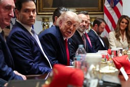 Trump thotë se s’do të nxitohet për marrëveshje me Iranin: S’më interesojnë zgjedhjet afatmesme, ata s’kanë zgjidhje tjetër Trump thotë se s’do të nxitohet për marrëveshje me Iranin: S’më interesojnë zgjedhjet afatmesme, ata s’kanë zgjidhje tjetër