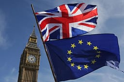 Mbretëria e Bashkuar ka nevojë për një “konsensus kombëtar” për rikthimin në BE, thotë ish-sekretari i Jashtëm britanik Mbretëria e Bashkuar ka nevojë për një “konsensus kombëtar” për rikthimin në BE, thotë ish-sekretari i Jashtëm britanik