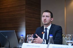 Krasniqi: Fushata po bëhet agresive dhe denigruese Krasniqi: Fushata po bëhet agresive dhe denigruese