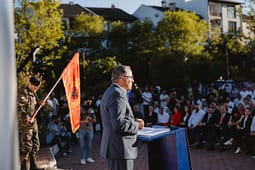 Bedri Hamza në Gjakovë: Qytetarët i thonë stop krizës, ndryshimi ka nisur dhe nuk kthehet mbrapa Bedri Hamza në Gjakovë: Qytetarët i thonë stop krizës, ndryshimi ka nisur dhe nuk kthehet mbrapa