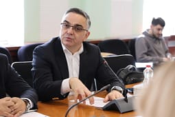 Tahiri: Përçarja e shoqërisë ka nisur nga “Dhomat e linçimit” të VV-së Tahiri: Përçarja e shoqërisë ka nisur nga “Dhomat e linçimit” të VV-së