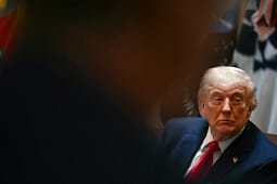 Trump e mbyll takimin për Iranin në Shtëpinë e Bardhë pa shpallë një vendim për marrëveshje Trump e mbyll takimin për Iranin në Shtëpinë e Bardhë pa shpallë një vendim për marrëveshje
