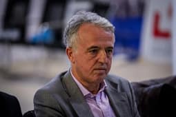 Hamiti: Kurti dhe VV-ja po e bëjnë rrush e kumbulla buxhetin për pushtet të vetin Hamiti: Kurti dhe VV-ja po e bëjnë rrush e kumbulla buxhetin për pushtet të vetin