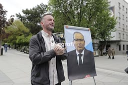 PSD me aksion simbolik, Molliqaj: “Kllika” e Uran Ismailit e kontrollon PDK-në PSD me aksion simbolik, Molliqaj: “Kllika” e Uran Ismailit e kontrollon PDK-në