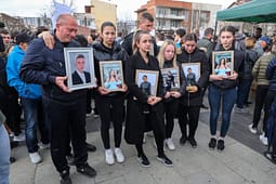 Sot sërish do të marshohet për tragjedinë e Koçanit, familjarët e viktimave kërkojnë drejtësi Sot sërish do të marshohet për tragjedinë e Koçanit, familjarët e viktimave kërkojnë drejtësi