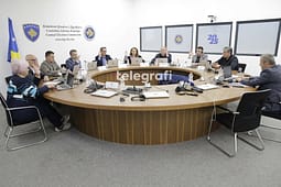 KQZ-ja miraton mbi 11 mijë kërkesa për ndërrim vendvotimi në Kosovë KQZ-ja miraton mbi 11 mijë kërkesa për ndërrim vendvotimi në Kosovë