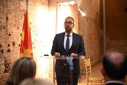 Lutkov: Vepra e “Shën Kirilit dhe Metodit” bashkon popujt edhe sot përmes vlerave të fjalës, besimit dhe kulturës Lutkov: Vepra e “Shën Kirilit dhe Metodit” bashkon popujt edhe sot përmes vlerave të fjalës, besimit dhe kulturës