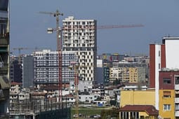 Mbi normat e OBSH, nga “Pazari i Ri” tek “21 Dhjetori”, zhurmat që po na “luajnë nga fiqiri” Mbi normat e OBSH, nga “Pazari i Ri” tek “21 Dhjetori”, zhurmat që po na “luajnë nga fiqiri”