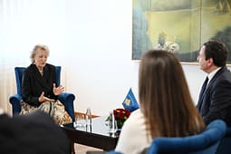 Kurti pret në takim drejtoreshën e Qendrës Kulturore të Kosovës në Paris Kurti pret në takim drejtoreshën e Qendrës Kulturore të Kosovës në Paris