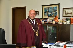 Kostadinovski: Gënjeshtër e madhe se do të shfuqizohet gjuha shqipe, ligji vetëm do të bëhet i qartë dhe kushtetues Kostadinovski: Gënjeshtër e madhe se do të shfuqizohet gjuha shqipe, ligji vetëm do të bëhet i qartë dhe kushtetues