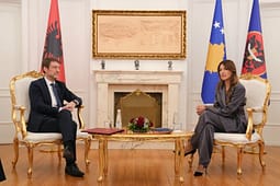 Haxhiu priti ministrin Hoxha, i kërkon vazhdimin e mbështetjes për rrugën euroatlantike të Kosovës Haxhiu priti ministrin Hoxha, i kërkon vazhdimin e mbështetjes për rrugën euroatlantike të Kosovës