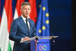 Kryeministri hungarez: Ish-zëvendësministri i kërkuar nga Varshava mund të jetë larguar nëpërmjet Serbisë Kryeministri hungarez: Ish-zëvendësministri i kërkuar nga Varshava mund të jetë larguar nëpërmjet Serbisë