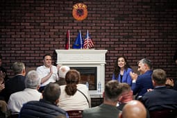 Abdixhiku me Osmanin në Stanoc të Vushtrisë: Po ndiejmë frymë të re, po mbështetet një rrugë tjeter për Kosovën Abdixhiku me Osmanin në Stanoc të Vushtrisë: Po ndiejmë frymë të re, po mbështetet një rrugë tjeter për Kosovën