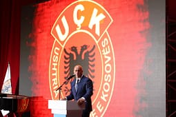 Haradinaj për Fehmi e Xhevë Lladrvocin: Shembull i luftëtarëve, nder që isha me ta në betejën kur ra Luani Haradinaj për Fehmi e Xhevë Lladrvocin: Shembull i luftëtarëve, nder që isha me ta në betejën kur ra Luani