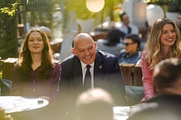 Ardian Gjini takon studentët në Prishtinë: Çdo sfidë e tyre është sot detyrë e jona Ardian Gjini takon studentët në Prishtinë: Çdo sfidë e tyre është sot detyrë e jona
