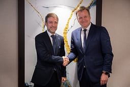 Sorensen takim me kryediplomatin shqiptar: BE-ja nuk heq dorë nga ndërmjetësimi i dialogut Kosovë-Serbi Sorensen takim me kryediplomatin shqiptar: BE-ja nuk heq dorë nga ndërmjetësimi i dialogut Kosovë-Serbi