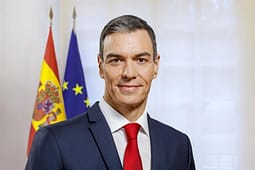Policia spanjolle kundër korrupsionit bastis selinë e partisë së kryeministrit Sanchez Policia spanjolle kundër korrupsionit bastis selinë e partisë së kryeministrit Sanchez