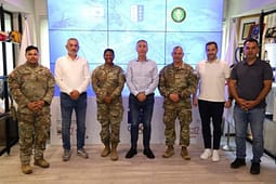 Ushtarë amerikanë të KFOR-it takojnë përfaqësues të KOK-ut, flasin për bashkëpunimin në sport Ushtarë amerikanë të KFOR-it takojnë përfaqësues të KOK-ut, flasin për bashkëpunimin në sport