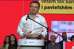 Kurti në Ferizaj premton investime në Brezovicë dhe Bjeshkët e Nemuna, e blerje të armatimit Kurti në Ferizaj premton investime në Brezovicë dhe Bjeshkët e Nemuna, e blerje të armatimit