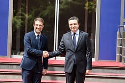 Kurti dhe Hoxha diskutojnë për forcimin e bashkëpunimit Kosovë–Shqipëri Kurti dhe Hoxha diskutojnë për forcimin e bashkëpunimit Kosovë–Shqipëri