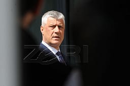 Thaçi rrëfen takimin emocional me Adem Demaçin para pavarësisë: “Mos humb kohë pas ngjyrave të tingujve” Thaçi rrëfen takimin emocional me Adem Demaçin para pavarësisë: “Mos humb kohë pas ngjyrave të tingujve”