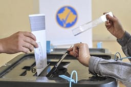 Vazhdon regjistrimi i diasporës për votim, mbi 29 mijë kërkesa të pranuara nga KQZ Vazhdon regjistrimi i diasporës për votim, mbi 29 mijë kërkesa të pranuara nga KQZ