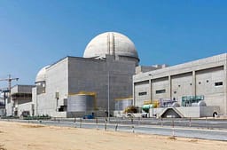 Emiratet e Bashkuara Arabe fajësojnë Iranin për zjarrin e sulmit me dron pranë centralit bërthamor Emiratet e Bashkuara Arabe fajësojnë Iranin për zjarrin e sulmit me dron pranë centralit bërthamor