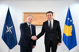 Kurti takon zyrtarin e NATO-s, diskutojnë për Xhandarmërinë dhe forcimin e sigurisë në vend Kurti takon zyrtarin e NATO-s, diskutojnë për Xhandarmërinë dhe forcimin e sigurisë në vend