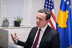 Kurti bisedon me kongresistë amerikanë: Bondsteel të bëhet bazë e përhershme e ushtrisë amerikane Kurti bisedon me kongresistë amerikanë: Bondsteel të bëhet bazë e përhershme e ushtrisë amerikane