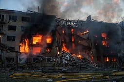 Rusia përdor raketën hipersonike Oreshnik në sulmin masiv ndaj Kievit Rusia përdor raketën hipersonike Oreshnik në sulmin masiv ndaj Kievit